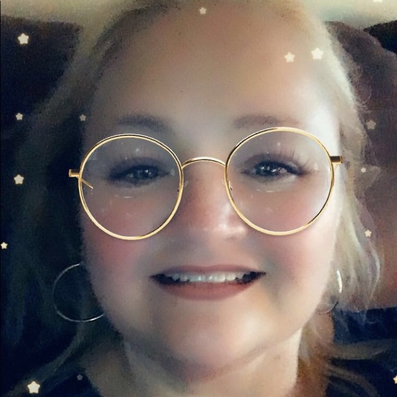 Meet your Posher, Theresa - Picture 1 of 1